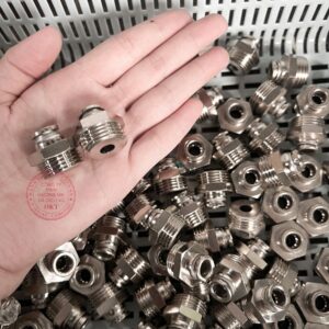 cút 1 đầu ren ngoài PC inox8(2)