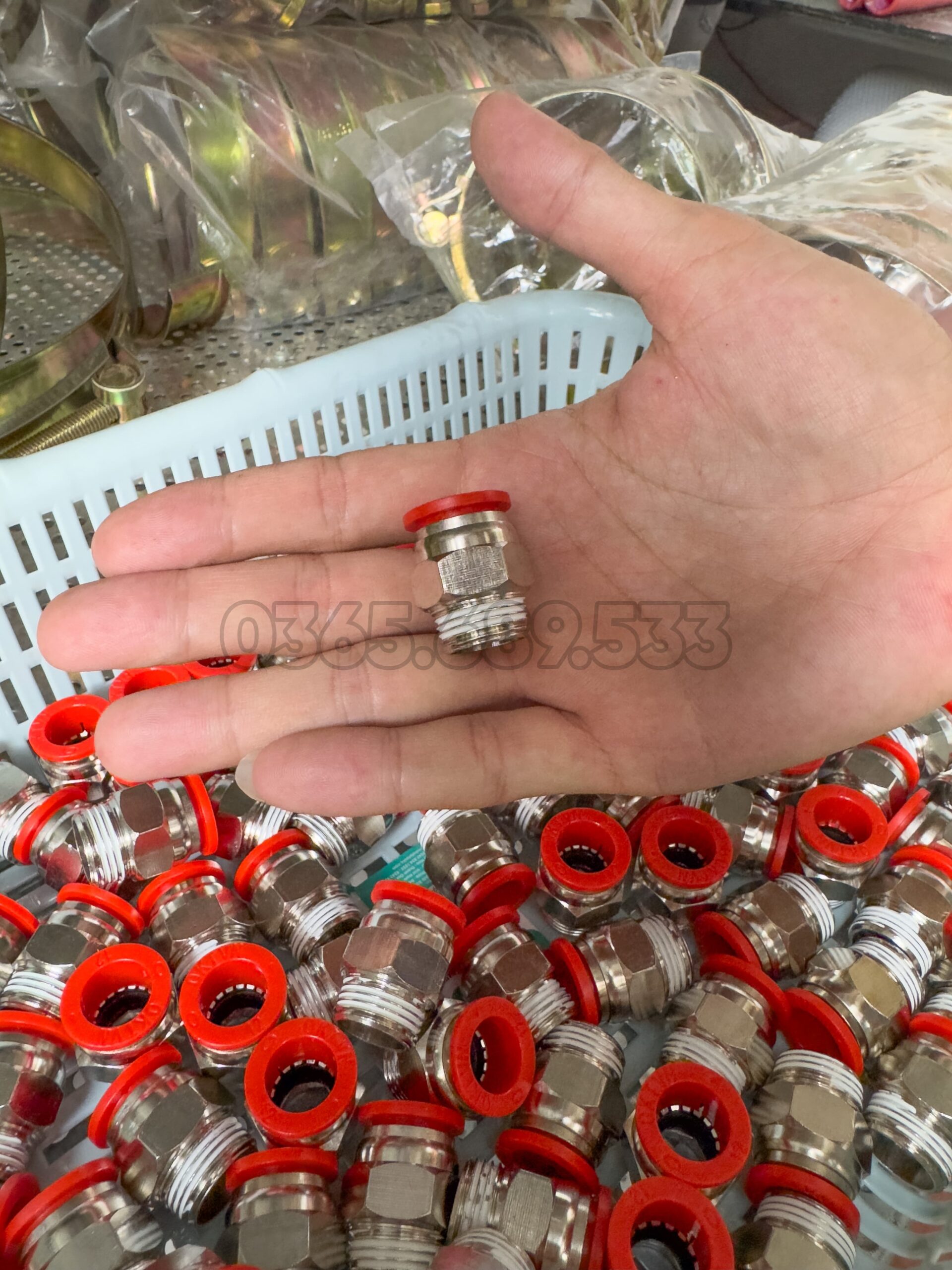 CUT NOI NHUA DO-4-min